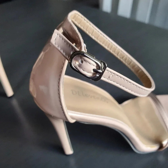 DELEVENTH | Strappy Ankle Heel in Tan sz 38 (7) - Picture 6 of 10